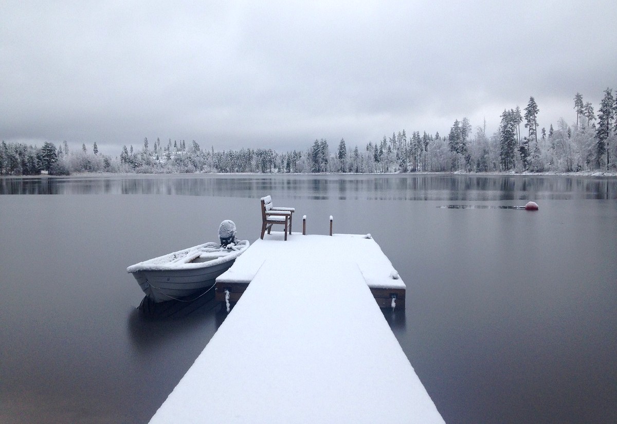 Boating in winter benefits docks