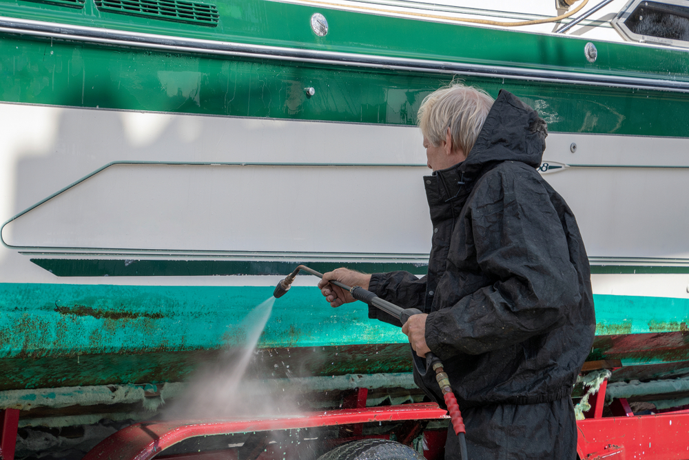 Boat hull cleaning barnacle removal