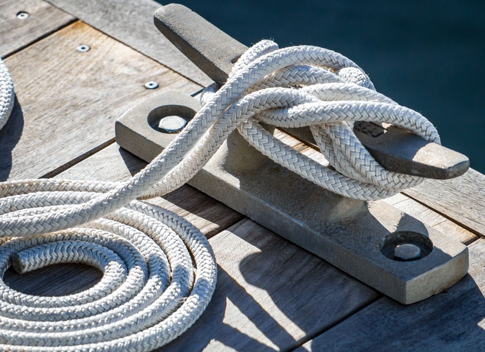 Basic boating knots cleat hitch