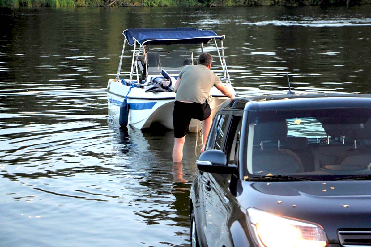 Boat ramp launch fails getting items wet