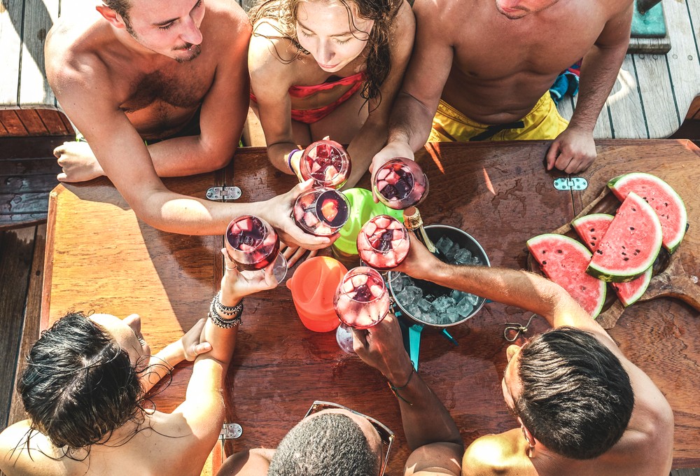 Boating lifestyle health benefits socializing
