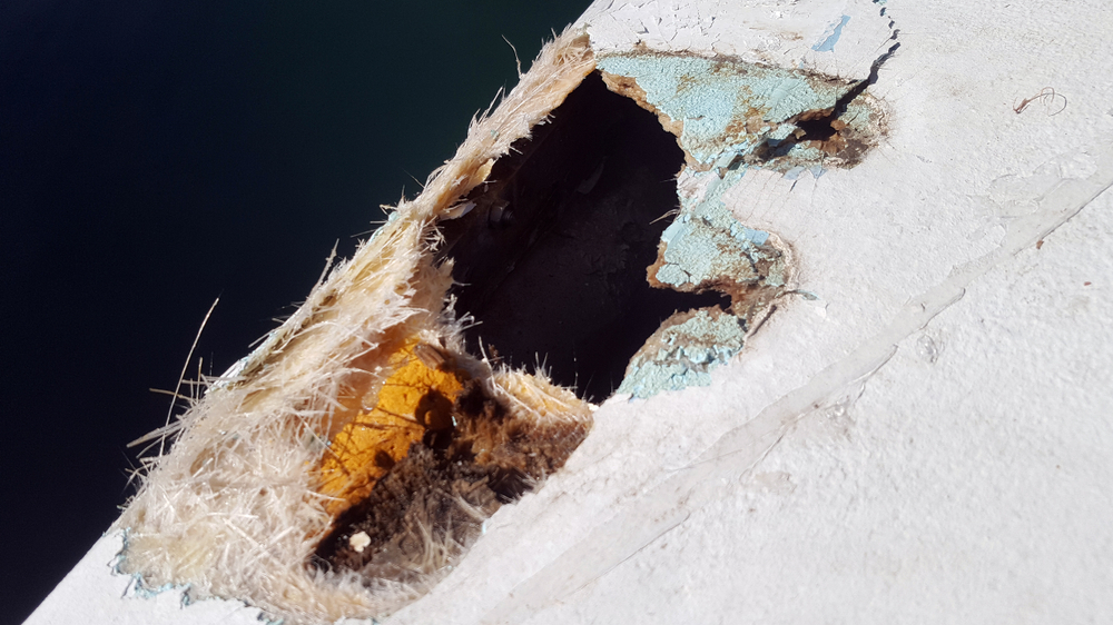 Fiberglass boat damage epoxy resin