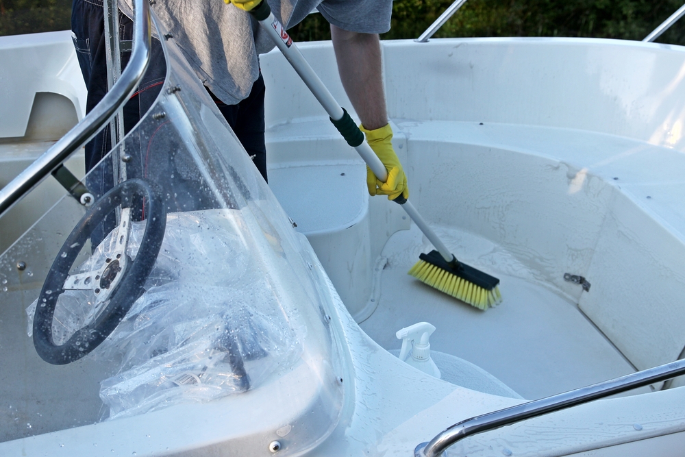 Fiberglass boat cleaning tips
