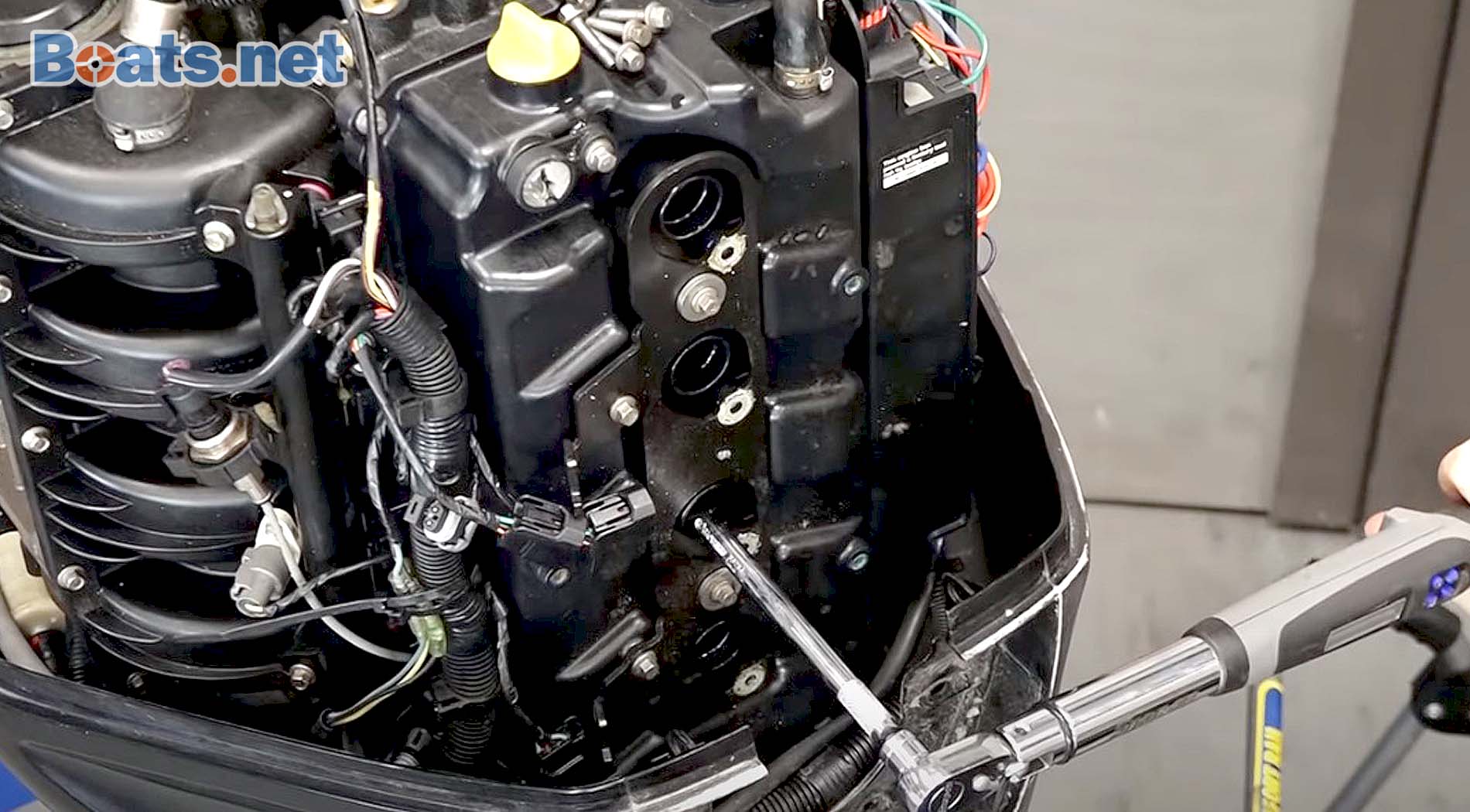 How To Winterize A 4-stroke Outboard Motor | Boats.net