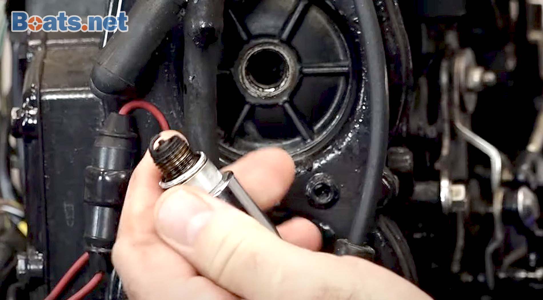 How to winterize a two-stroke outboard engine fogging oil
