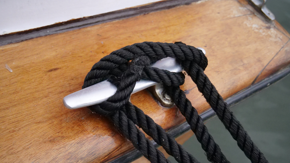 Hurricane safety tips for your boat tying