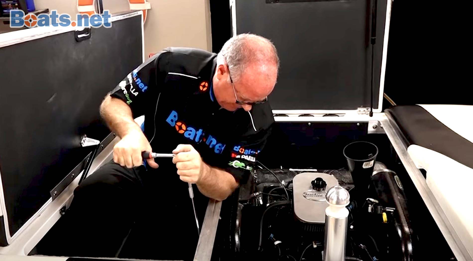 How to change Moomba Mobius oil