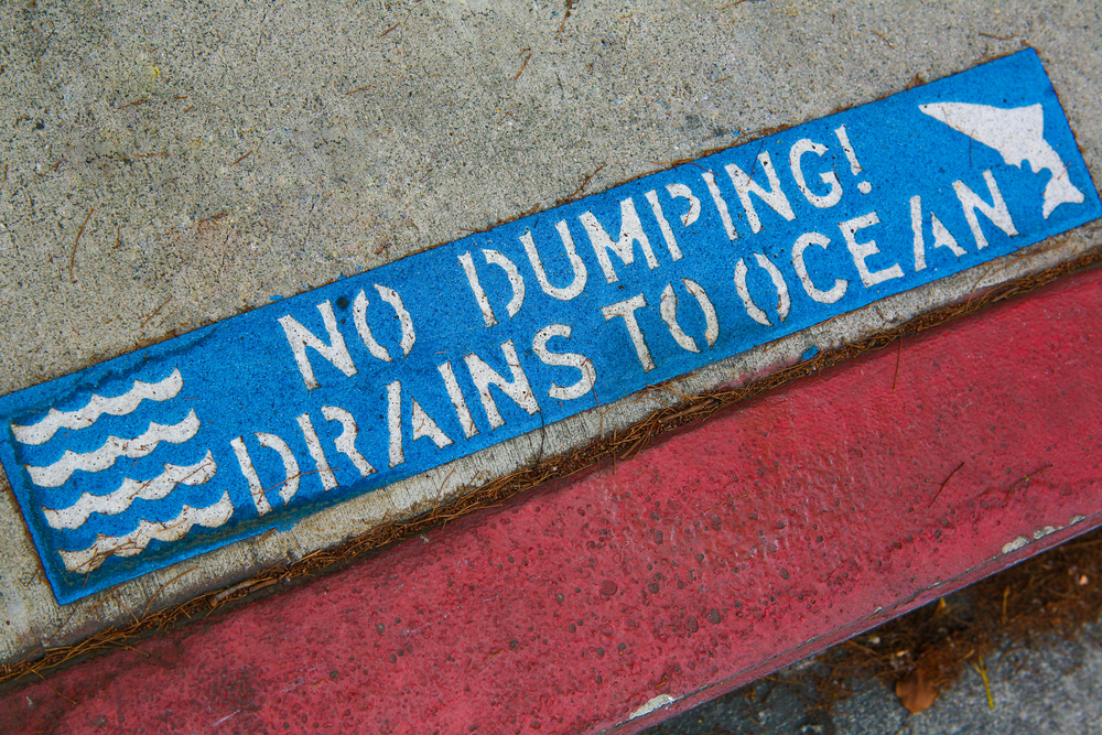 Muriatic acid for hull cleaning tips disposal