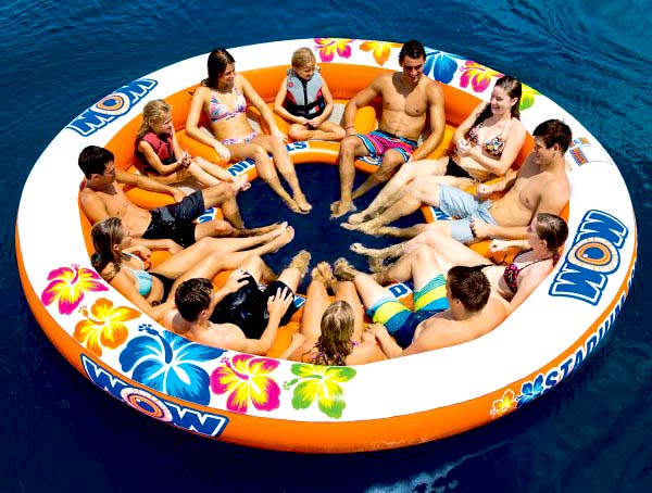 Multi person inflatable raft