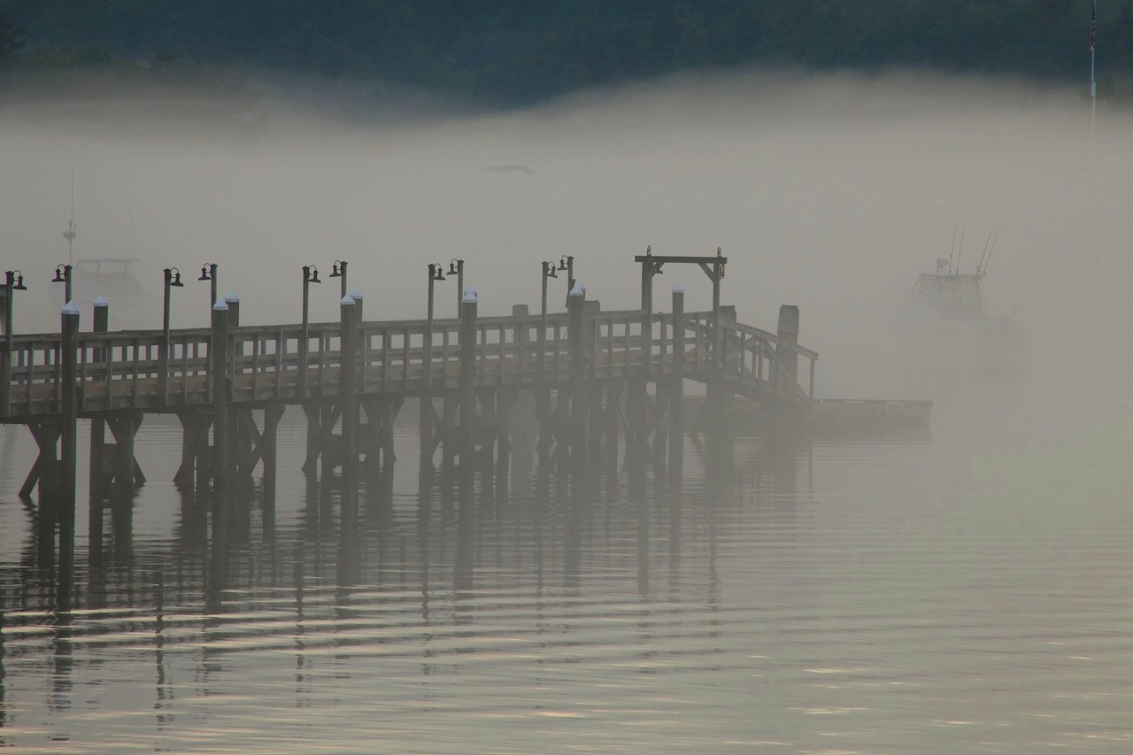 Boating in fog safety hazards