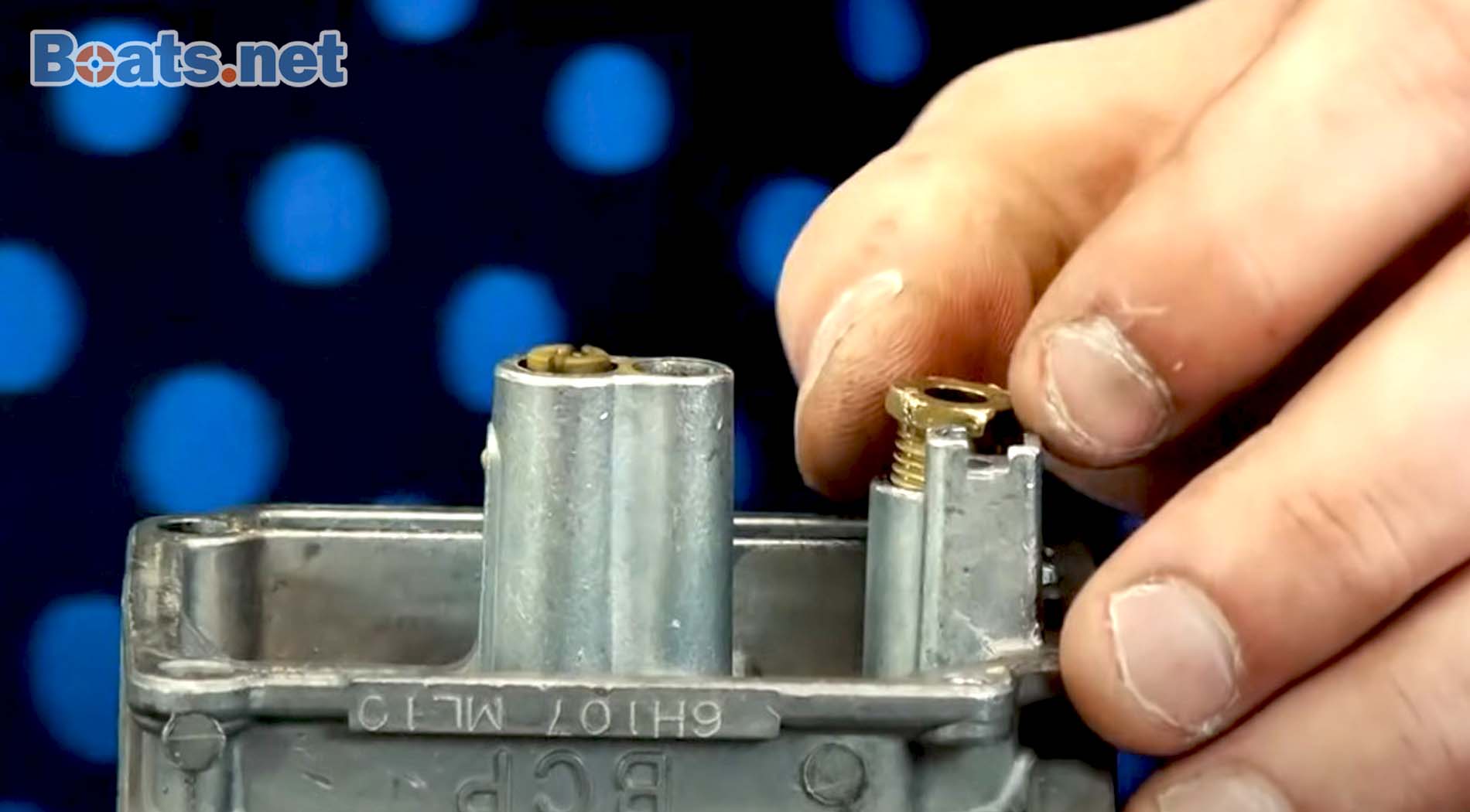 Yamaha outboard motor carburetor rebuild needle valve